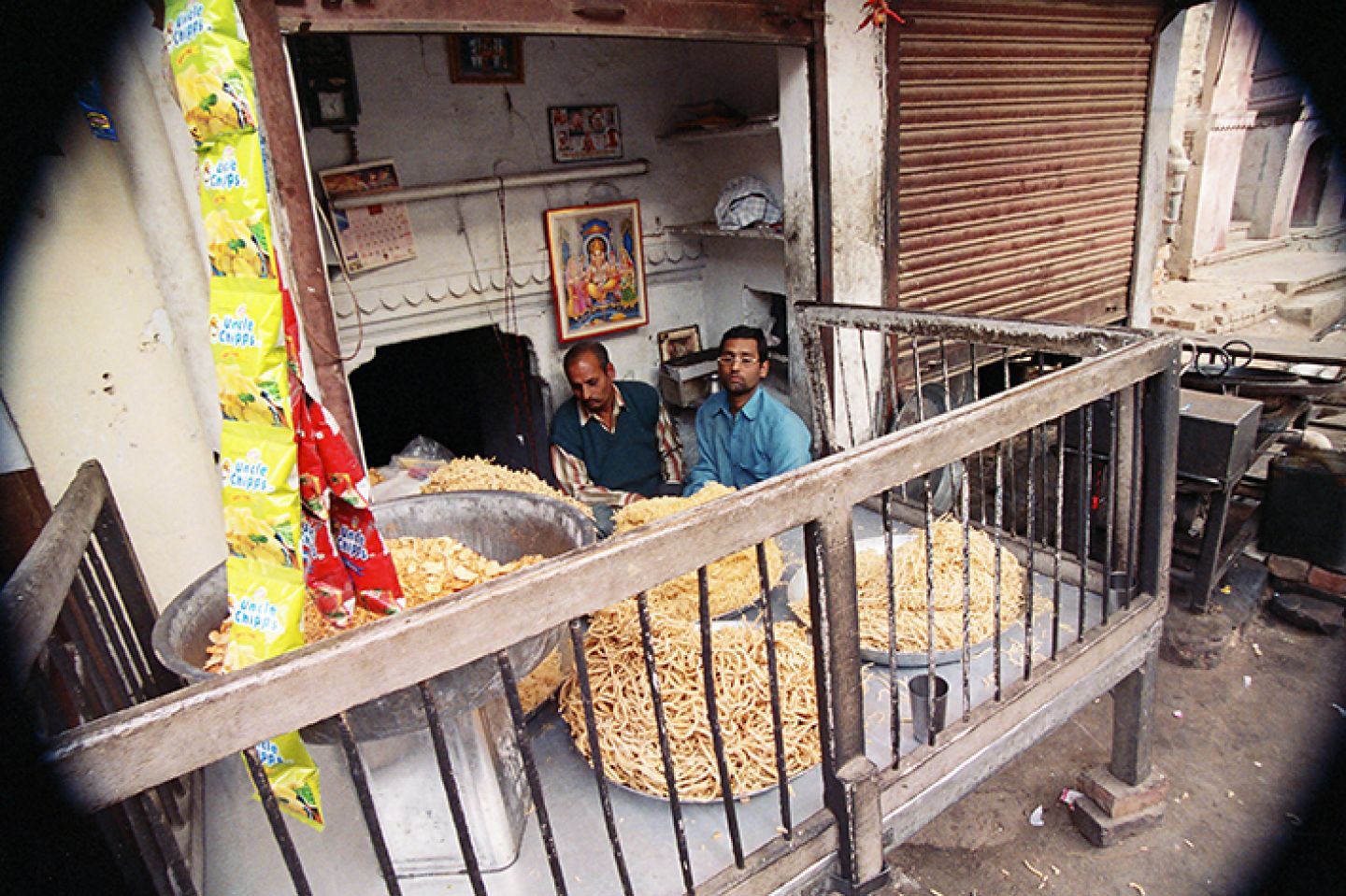 India 282