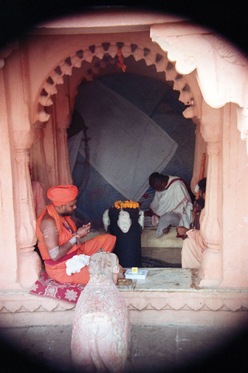 India 322